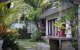 Bali Full Moon Guest House